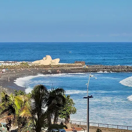 Ocean Surf Studio By Tor * Puerto de la Cruz (Tenerife)